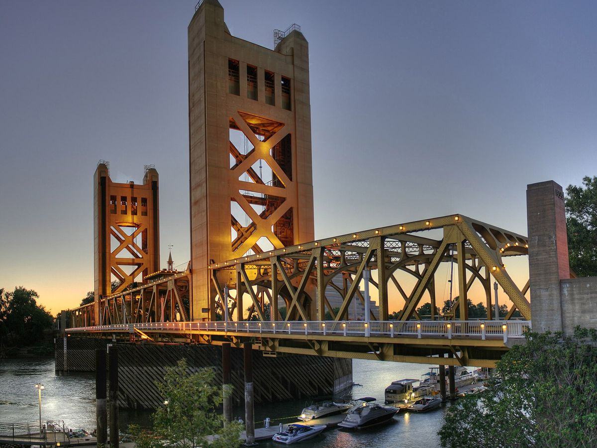 Tower Bridge, Sacramento